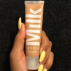 MILK MAKEUP MATTE BLUR FOUNDATION (MEDIUM TAN)